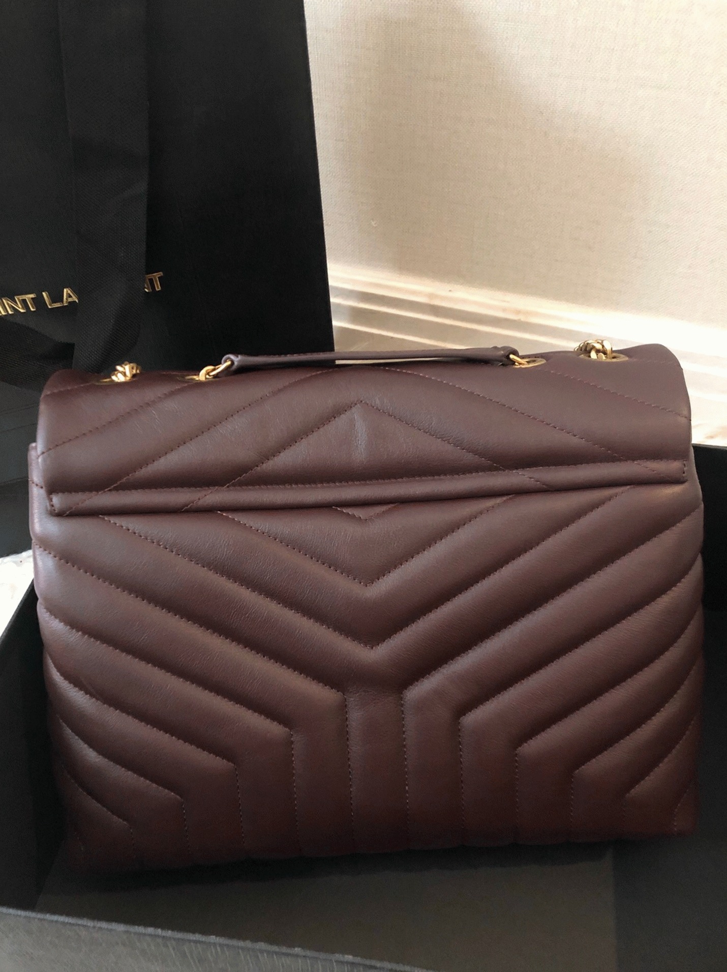 Fake Designer Sa1nt Lau*nt LouLou Medium Chain Bag Burgundy