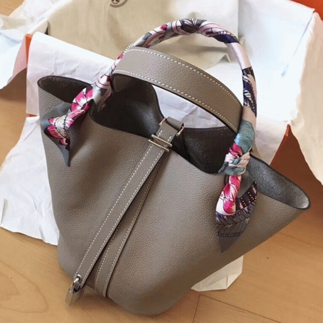 Tourterelle faux designer H**me5 Picotin Lock 22cm handbag