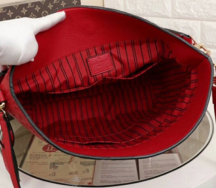 L0vis Vvtt0n Monogram Empreinte Melie Hobo In Red