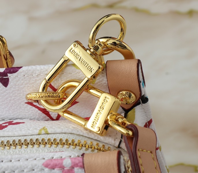 LV X TM Multicolored Onthego East West Chain In White