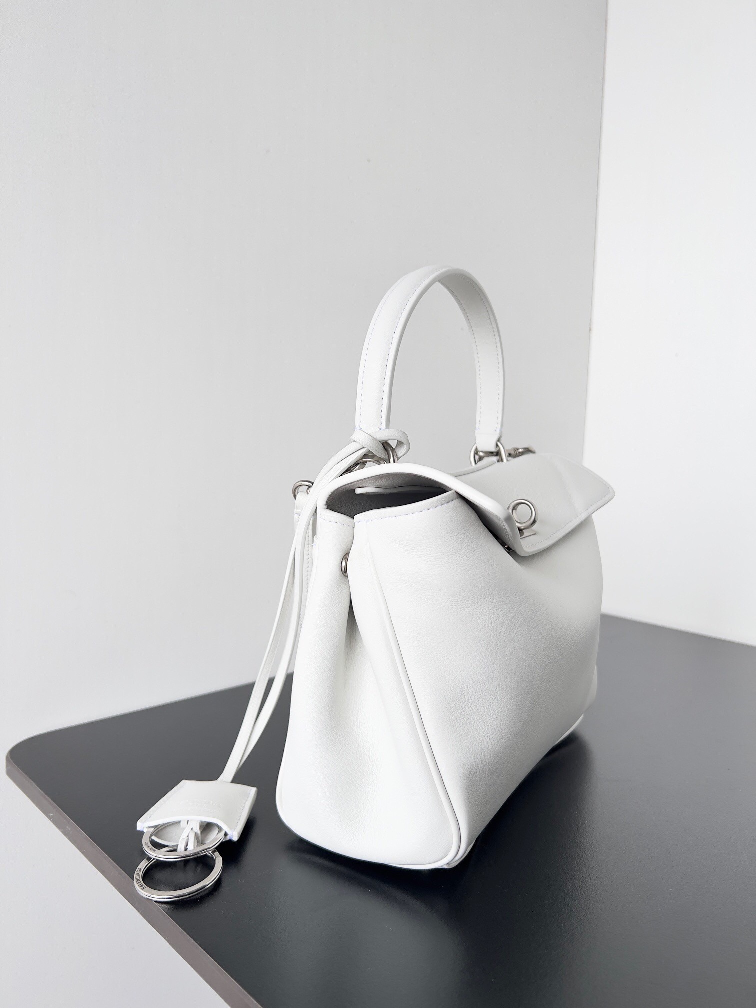 Ba1en*iaga White Rodeo Crocodile Embossed Calfskin Replica Large Bag