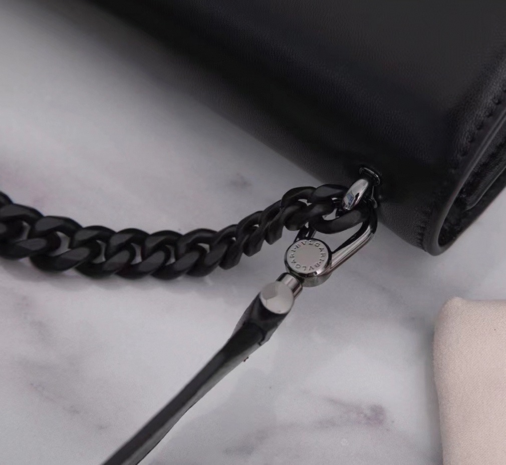 Replica Bv1g*ai Serpenti Forever Small Crossbody Bag with Chain Noir