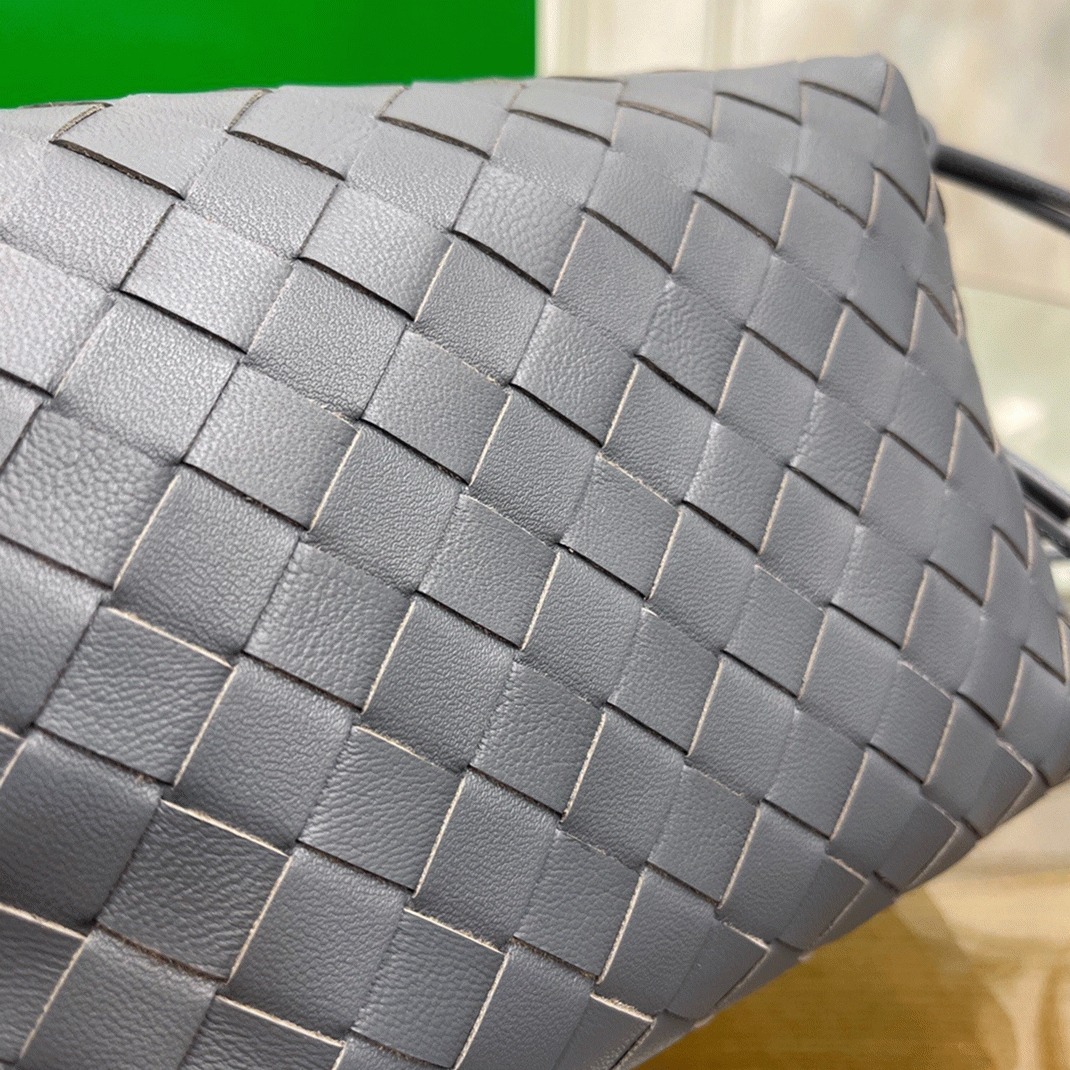 Fake B0tt*ga Ven*ta Loop Small Bag Grey