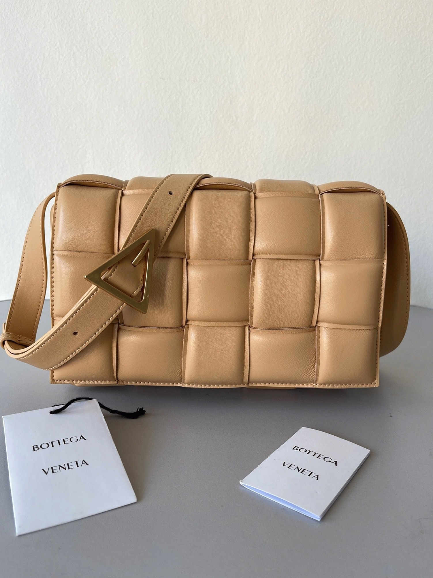 Top Quality Knockoff B0tt*ga Ven*ta Padded Cassette Bag In Almond