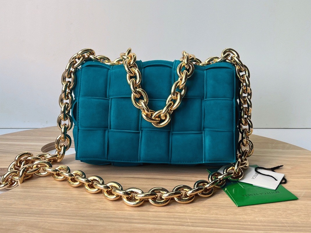 Top Quality Fake B0tt*ga Ven*ta Chain Cassette Bag In Blaster