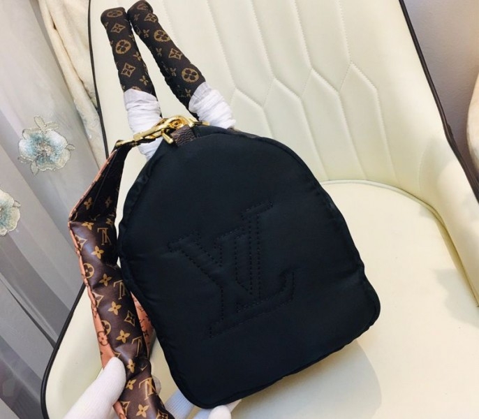 L0vis Vvtt0n Econyl Regenerated Nylon Speedy Bandouliere 30 Handbag In Black