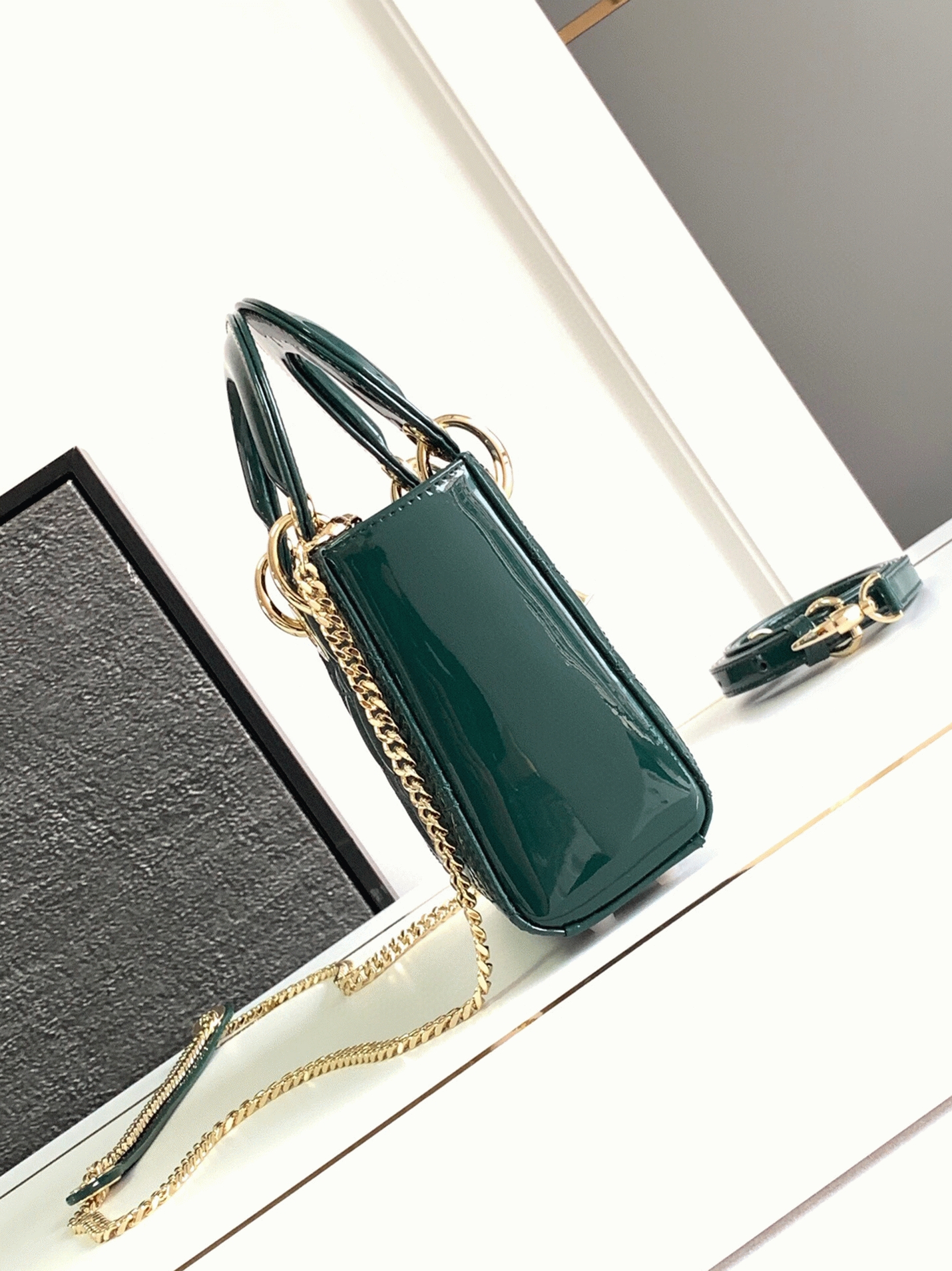 D10r Lady D10r Mini Chain Bag Fake with Chain in Green
