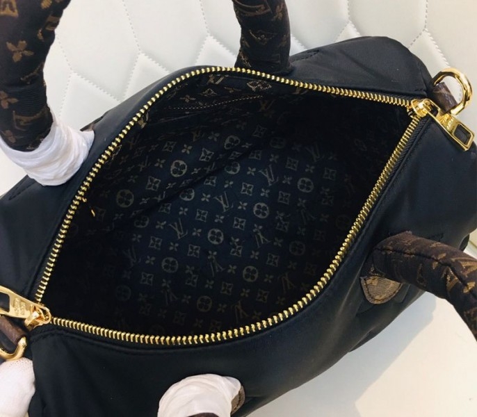 L0vis Vvtt0n Econyl Regenerated Nylon Speedy Bandouliere 30 Handbag In Black