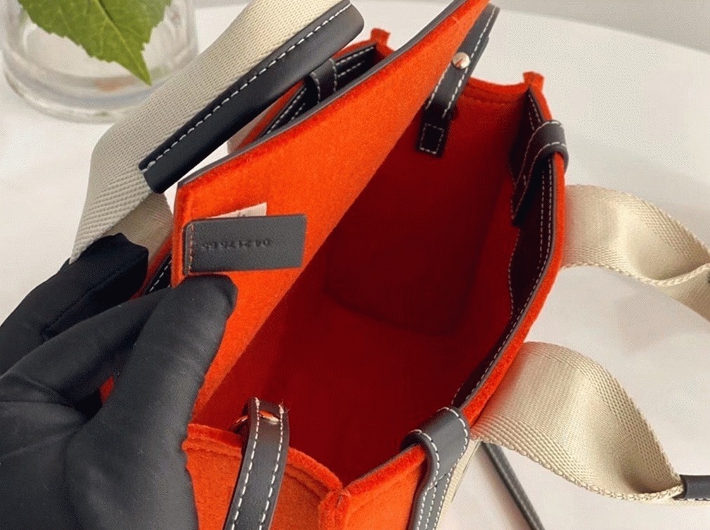 top quality replica Ch10e small woody tote bag in orange felt