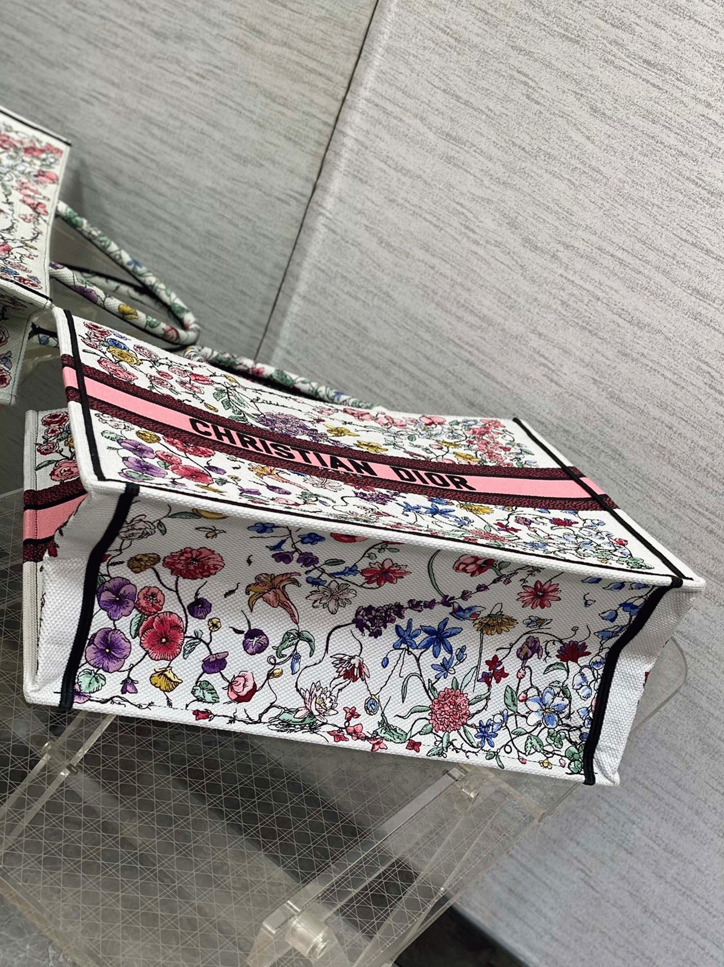 D10r Large Book Tote Bag Replica in White Multicolor Florilegio Embroidery