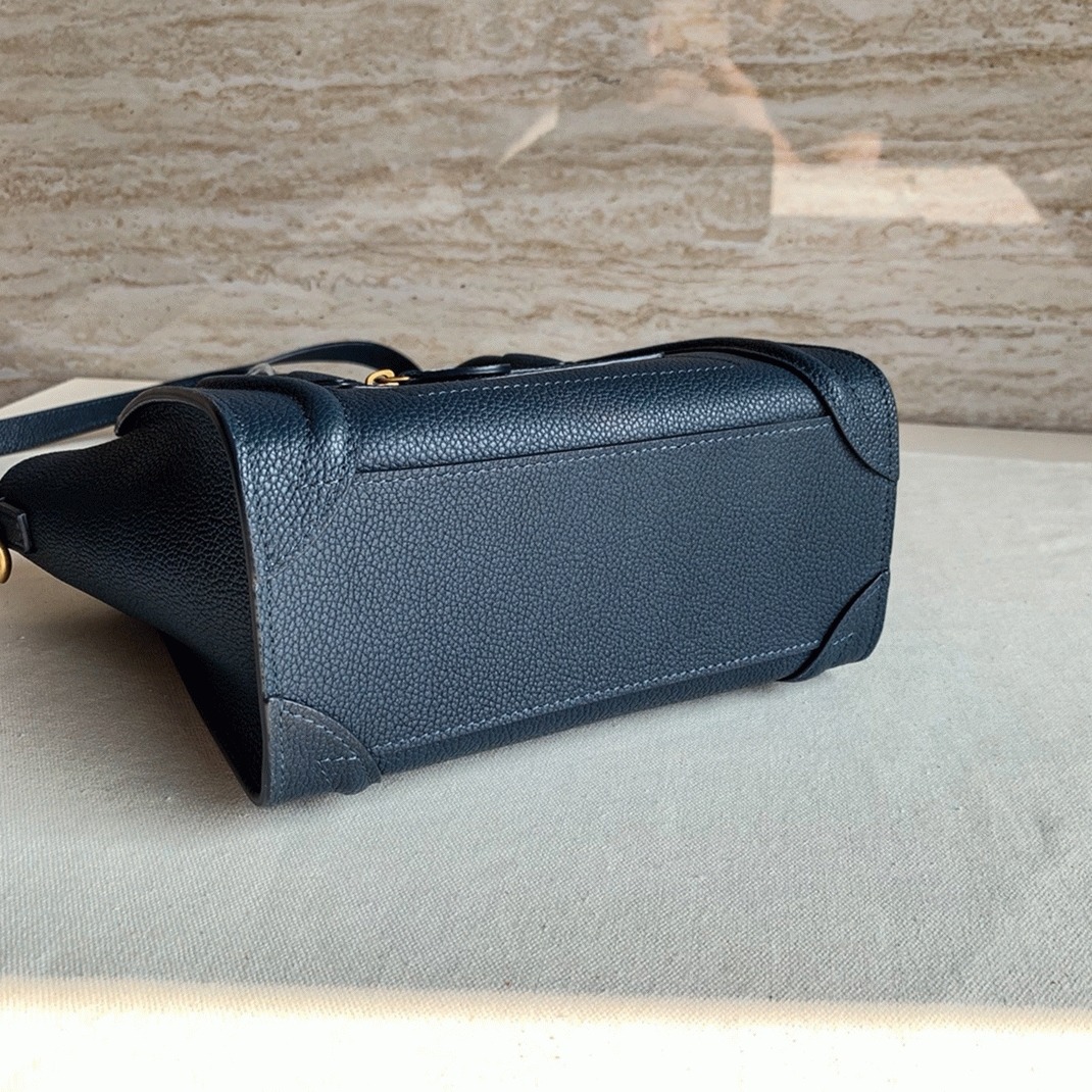 ce1i*e nano lU*gage tote bag imitation in navy blue