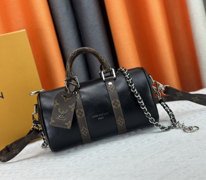 L0vis Vvtt0n Vibe Keepall Bandouliere 25 In Black And Monogram Canvas