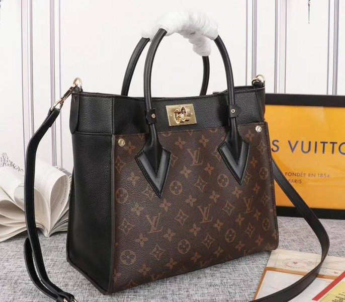 L0vis Vvtt0n Monogram Canvas On My Side Bag