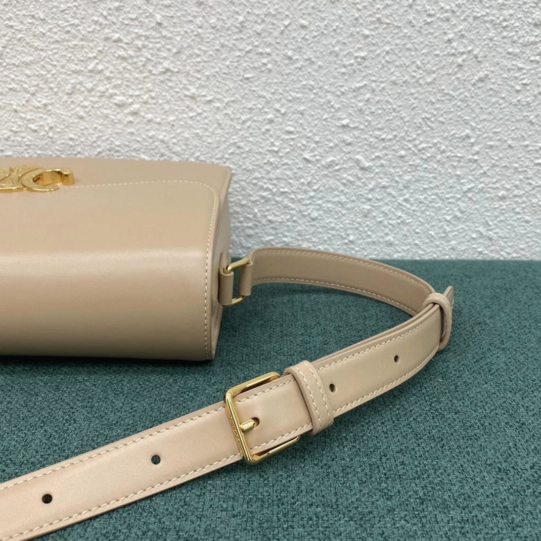 Top Quality Faux Ce1i*e Triomphe Large Bag In Nude
