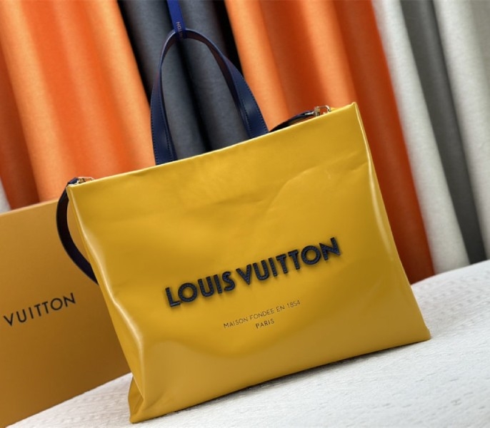 L0vis Vvtt0n Other Leathers Shopper MM Tote In Safran