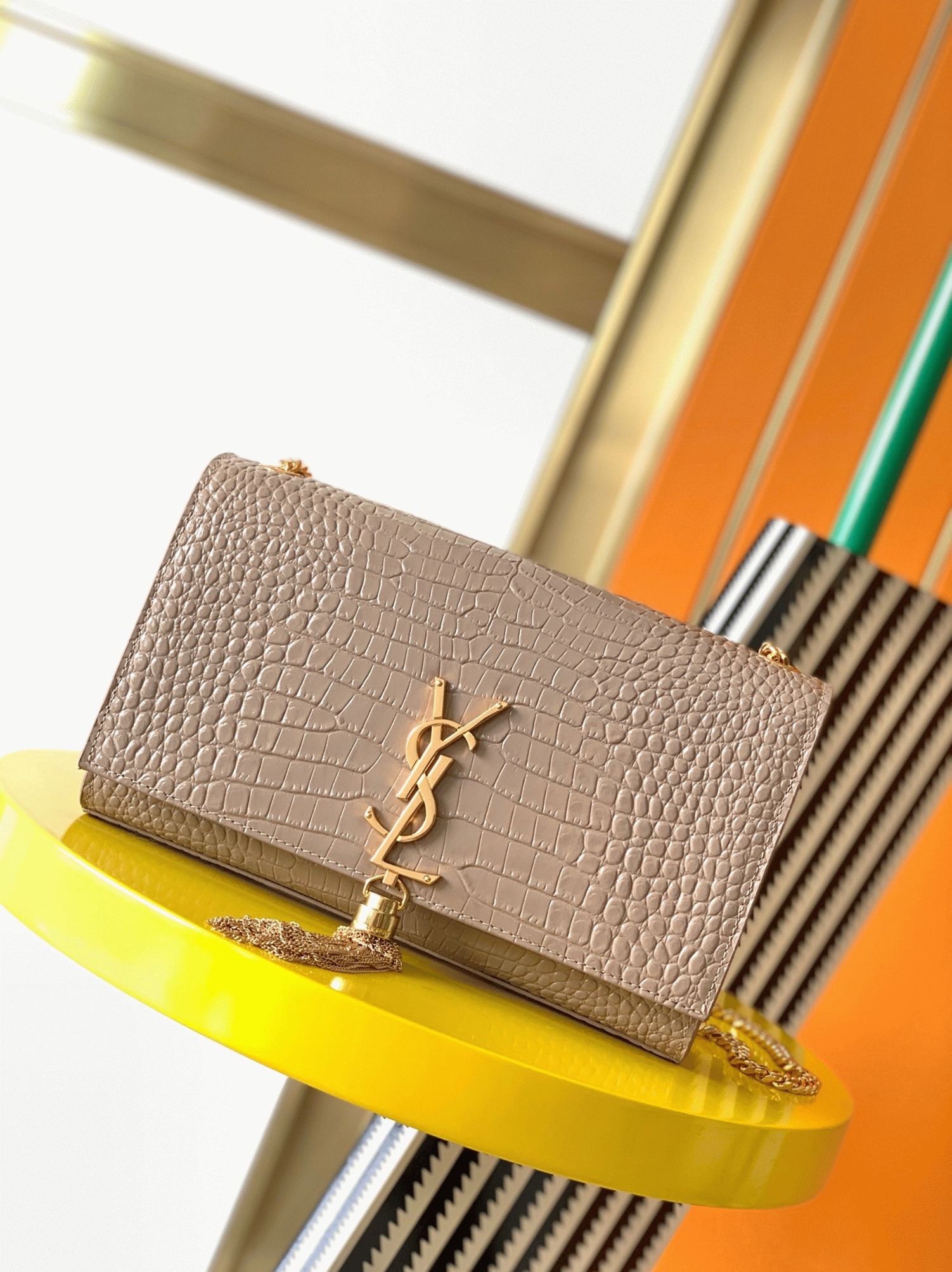 Fake Sa1nt Lau*nt Kate Medium Tassel Bag Beige Crocodile-embossed Leather