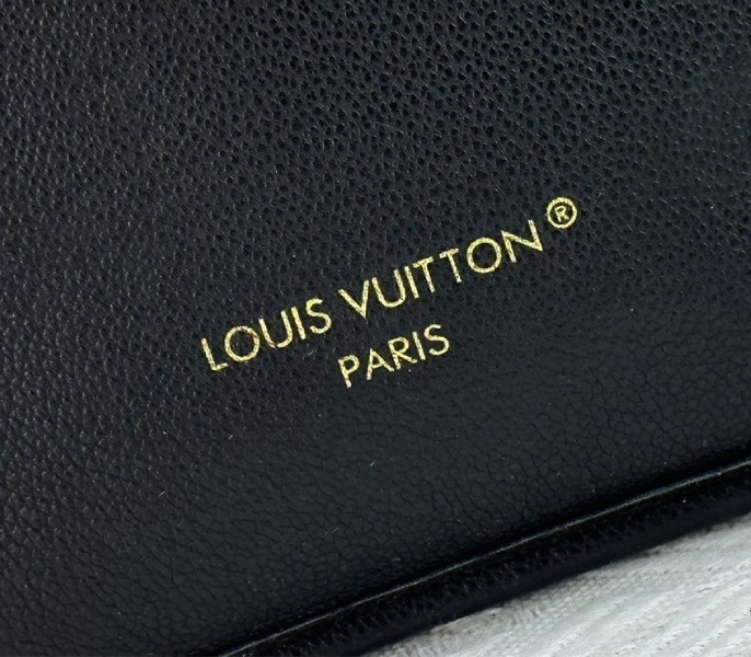 L0vis Vvtt0n Neverfull Bandouliere Inside Out BB Tote In Monogram Canvas And Black Leather