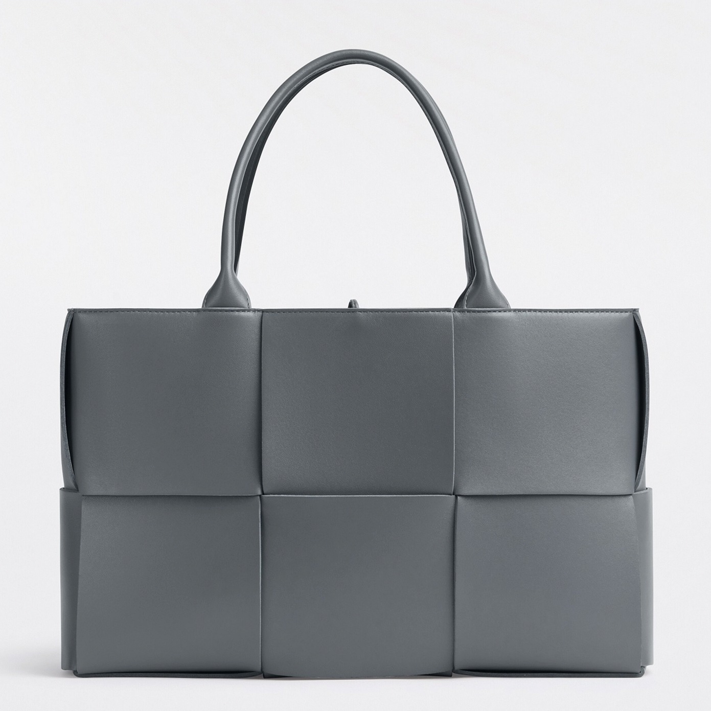 Fake B0tt*ga Ven*ta Arco Medium Tote Thunder