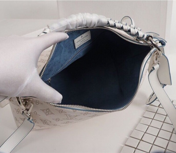 LV Mahina Beaubourg MM Hobo In Off White