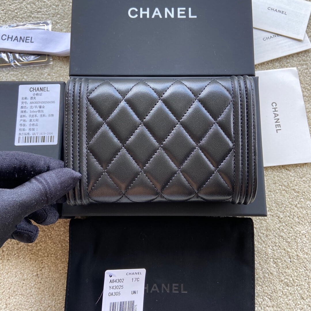 Ch**el boy long wallet