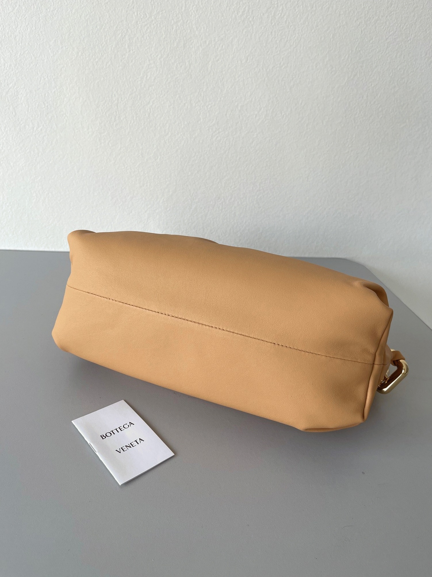Fake B0tt*ga Ven*ta The Chain Pouch Bag Almond