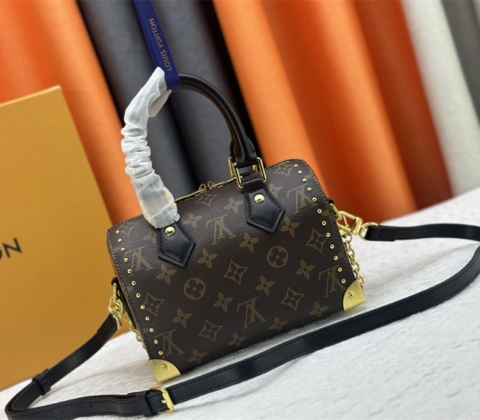 L0vis Vvtt0n Monogram Canvas Cruise 2025 Speedy 20 Trunk Bag In Black