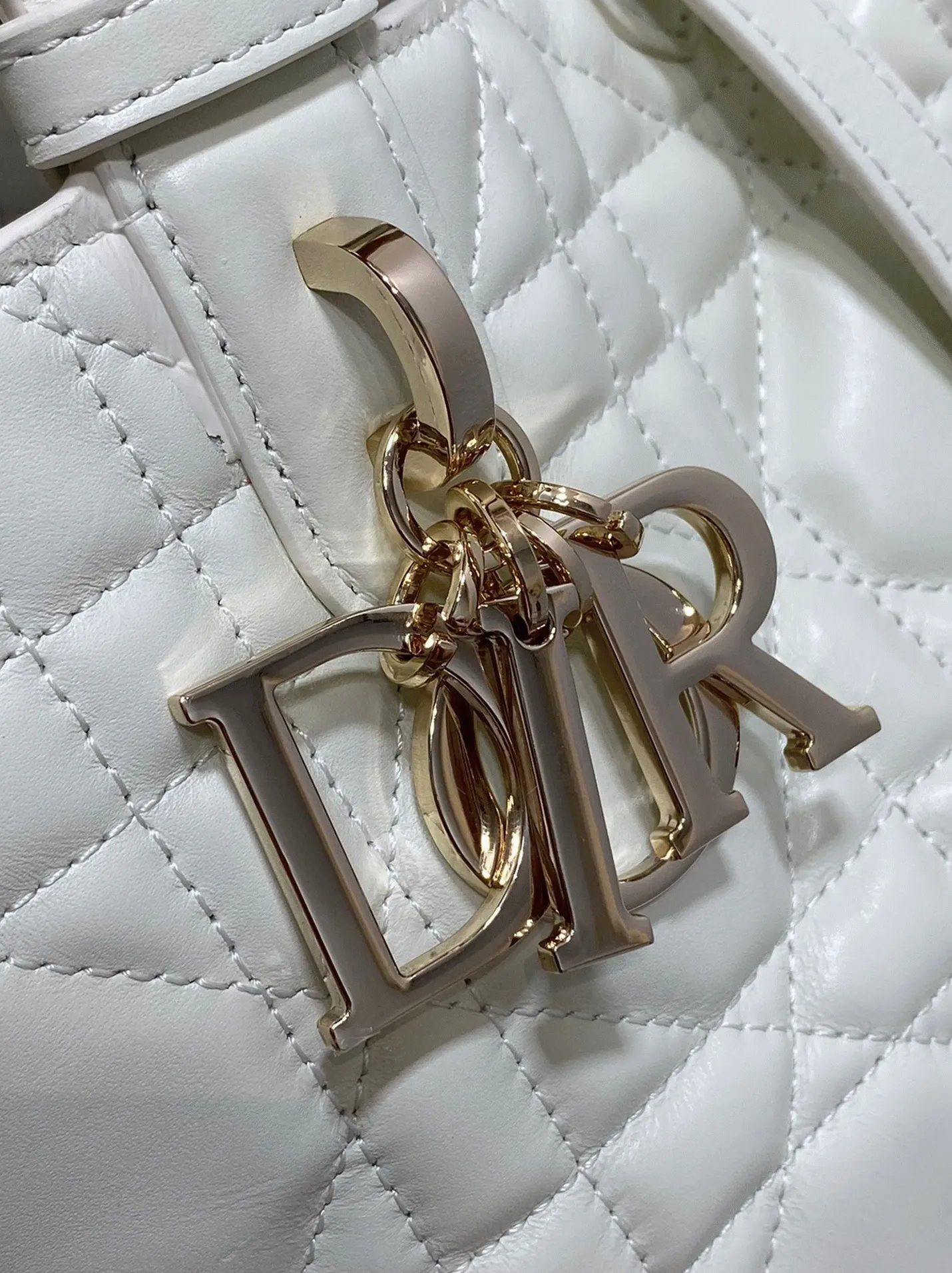 D10r Toujours Small Bag Knockoff in White Macrocannage Calfskin