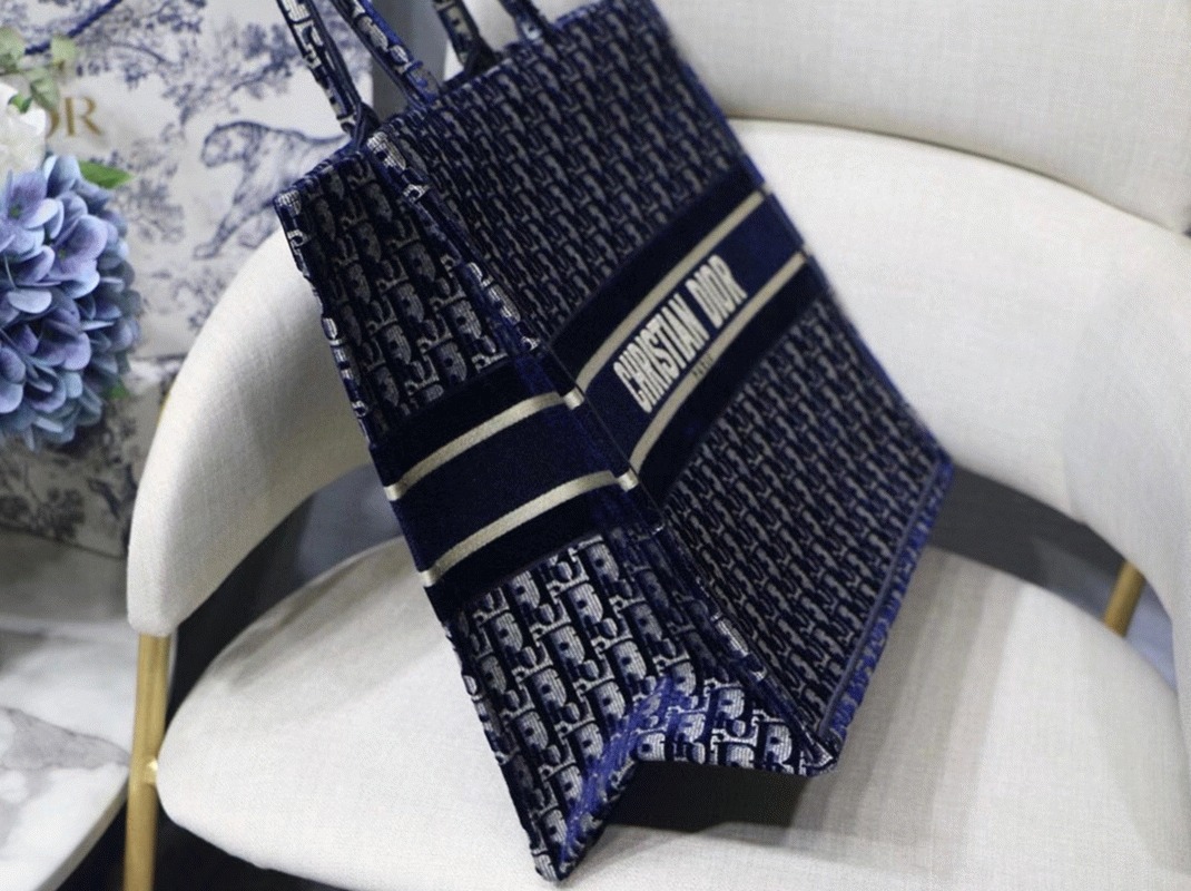 D10r Large Book Tote Bag Replica in Blue Oblique Embroidered Velvet