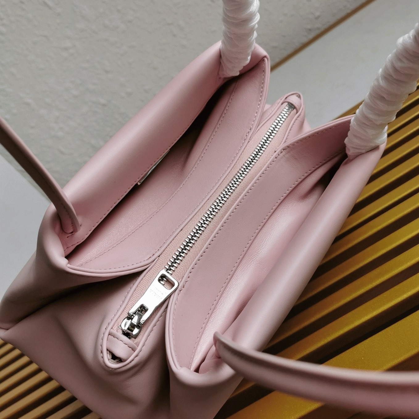 Pra*a S*pernova Small Shoulder Bag Fake in Pink