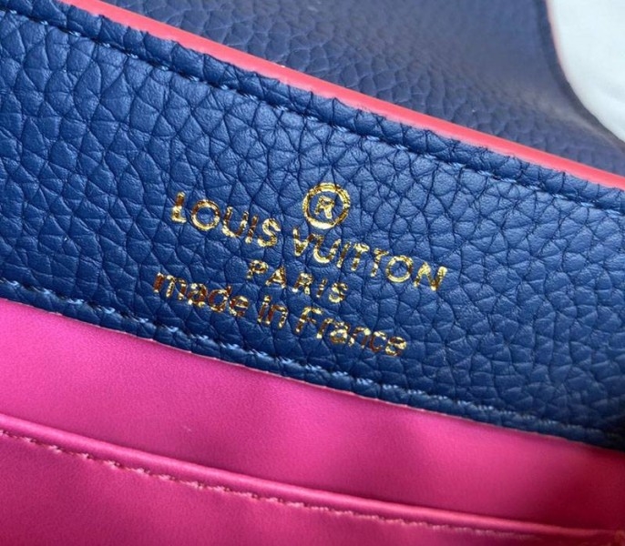 L0vis Vvtt0n Capucines Mini Chain Bag In Navy Blue
