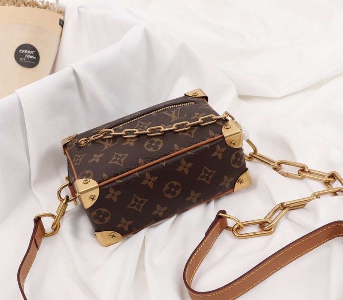 L0vis Vvtt0n Monogram Canvas Mini Soft Trunk Bag