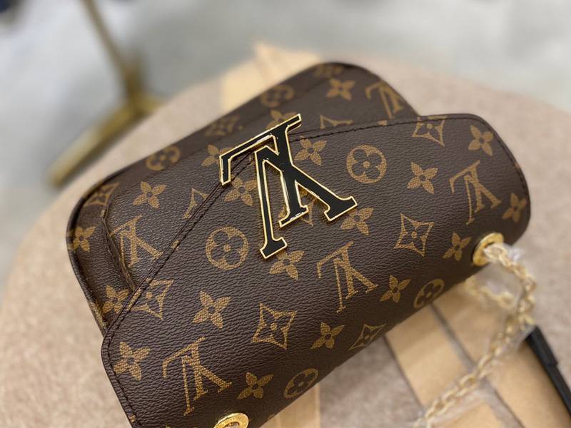 L0vis Vvtt0n Monogram Canvas Passy Bag