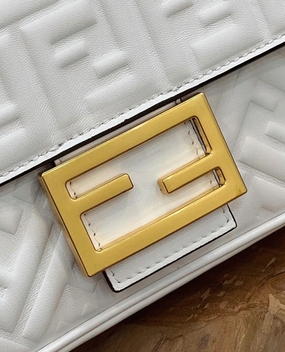 Top Quality Replica F**di Baguette Chain Midi Bag In White