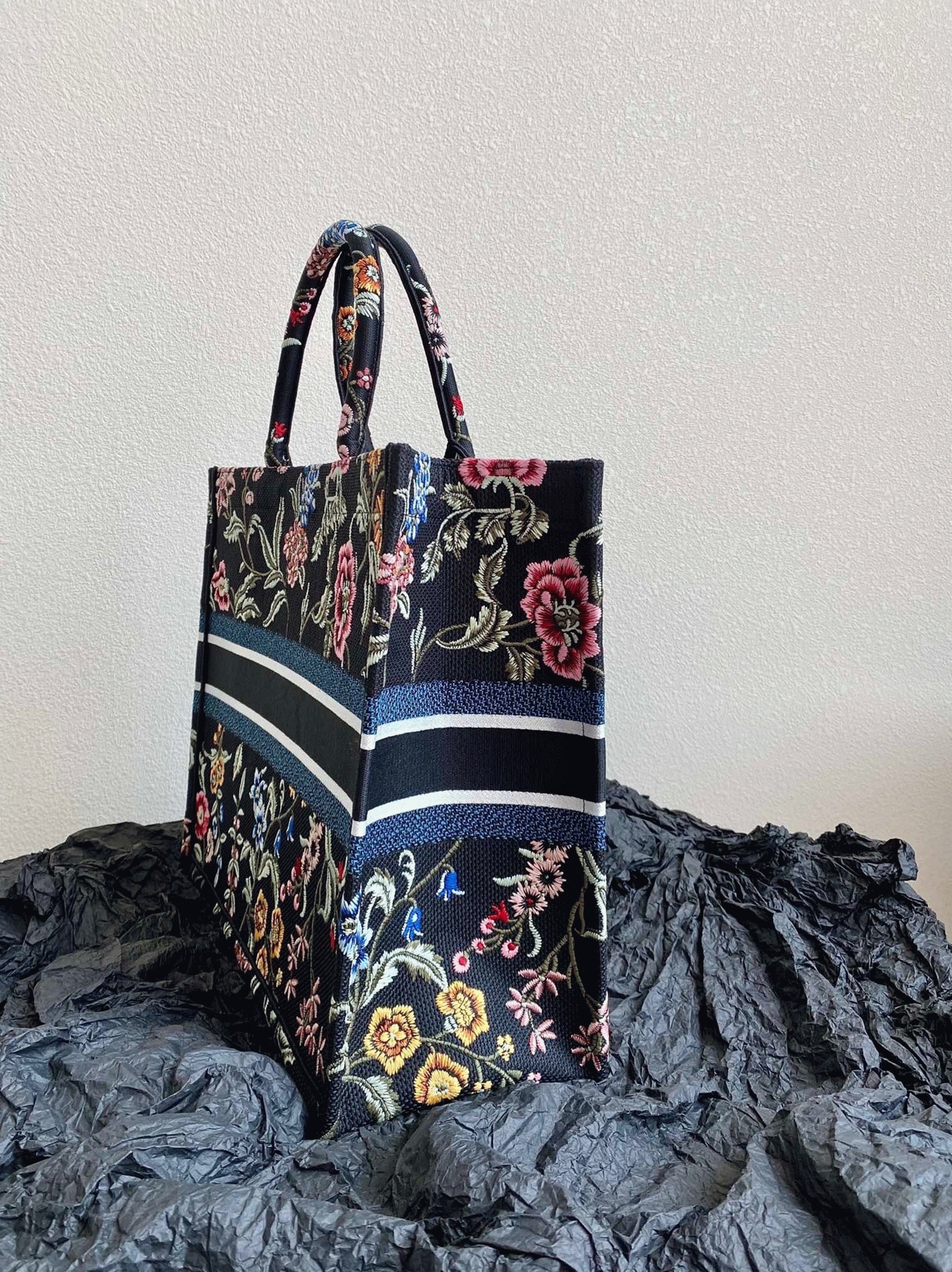 D10r Large Book Tote Bag Fake in Black D10r Petites Fleurs Embroidery