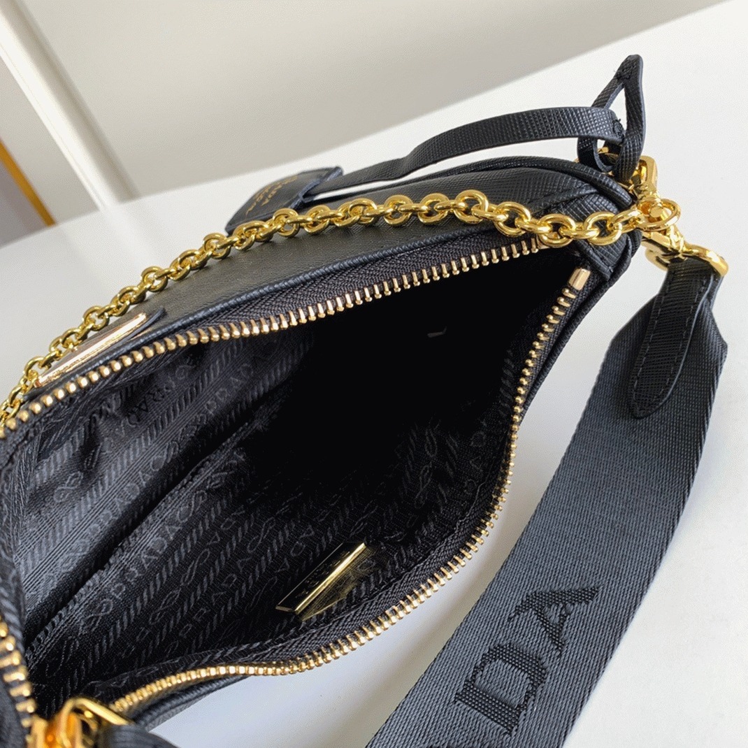 Pra*a Re-Edition 2005 Shoulder Bag Fake in Black