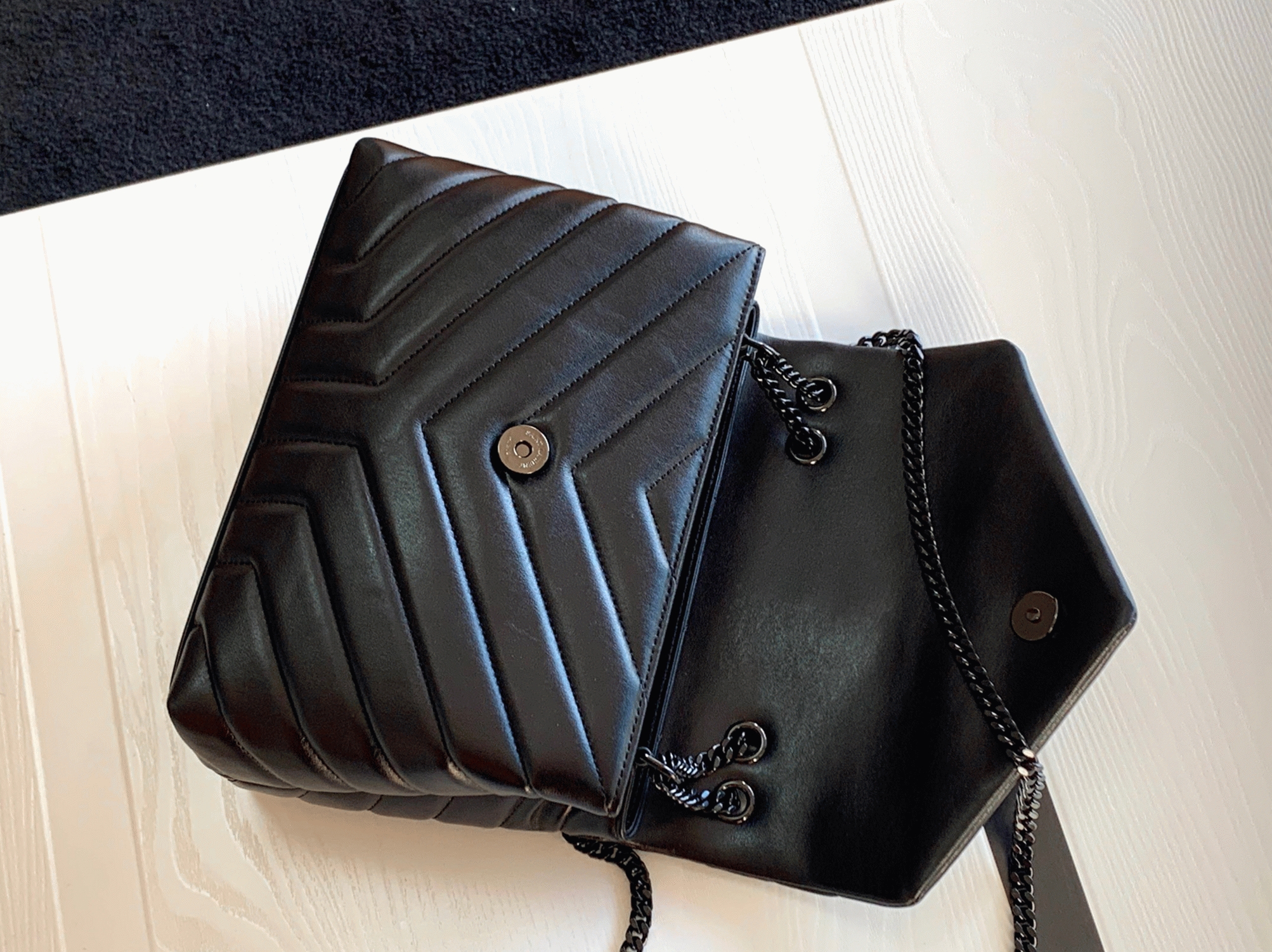 Fake Sa1nt Lau*nt LouLou Small Chain Bag All Black