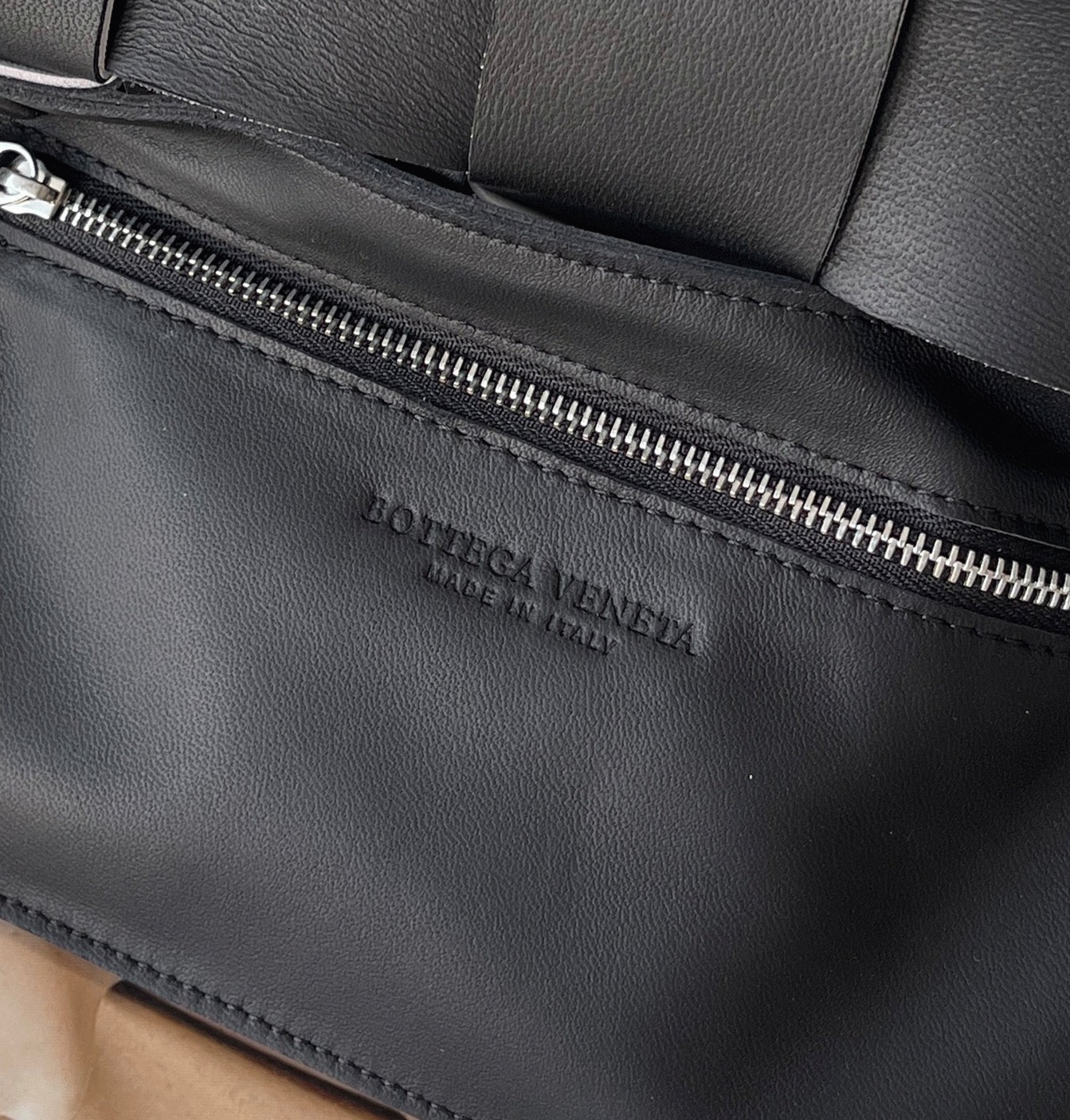 Top Quality Replica B0tt*ga Ven*ta Cassett Bag In White