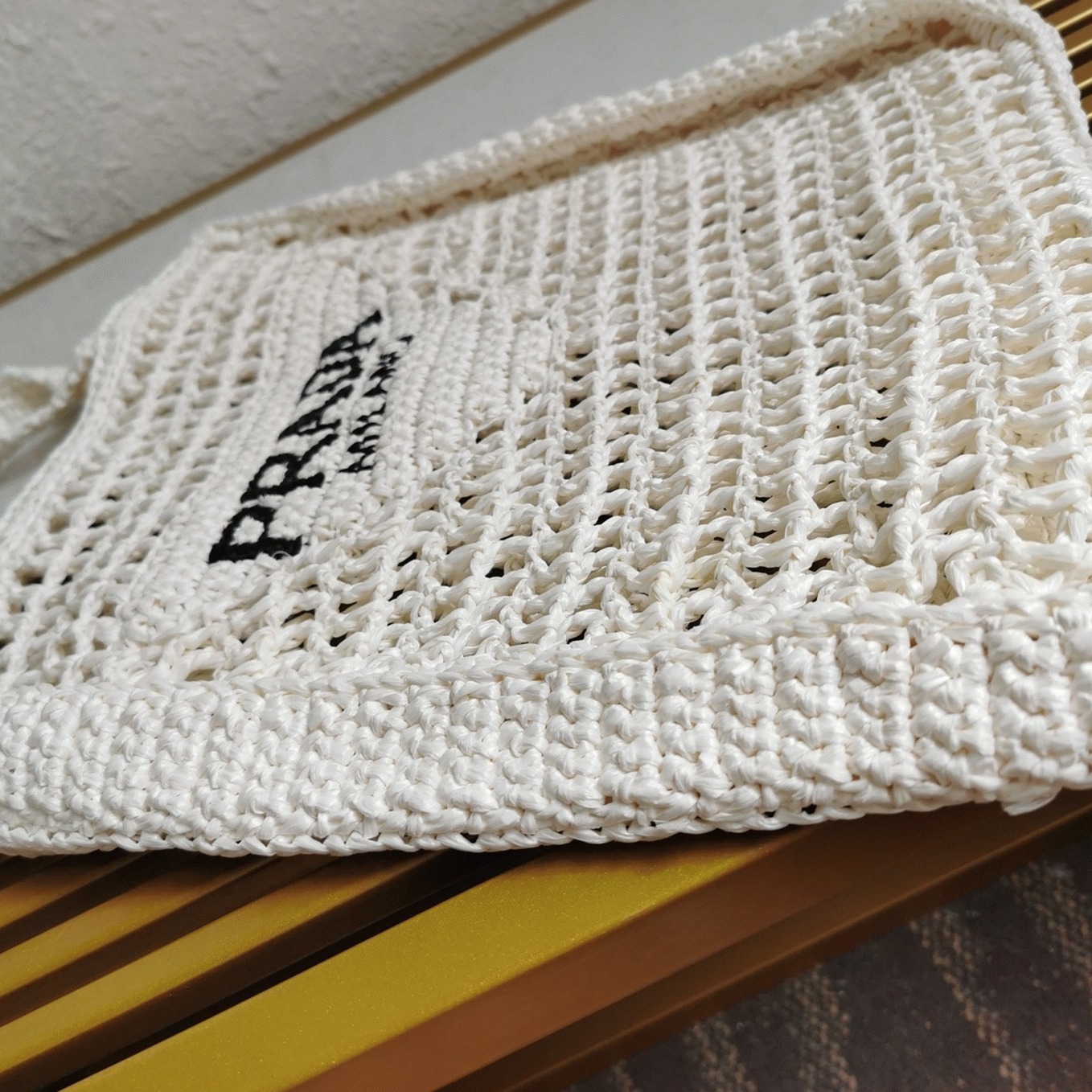 Pra*a Small Tote Bag Best Replica in White Woven Raffia