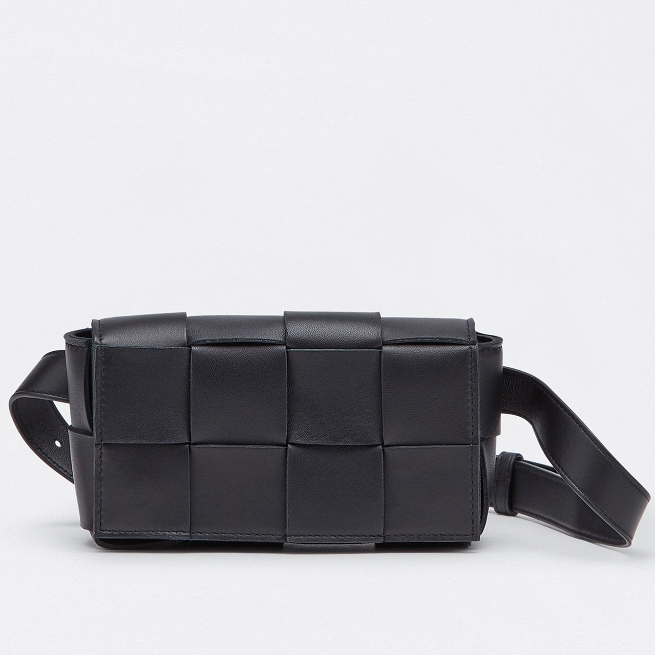 Fake B0tt*ga Ven*ta Cassette Belt Bag Black