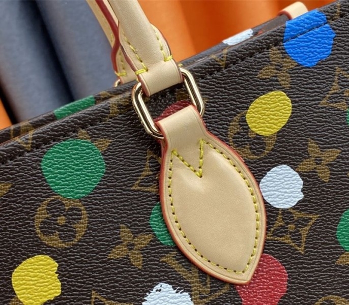 L0vis Vvtt0n X YK Monogram Canvas Onthego MM Tote