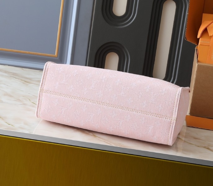monogram De*1m onthego mm in washed pink