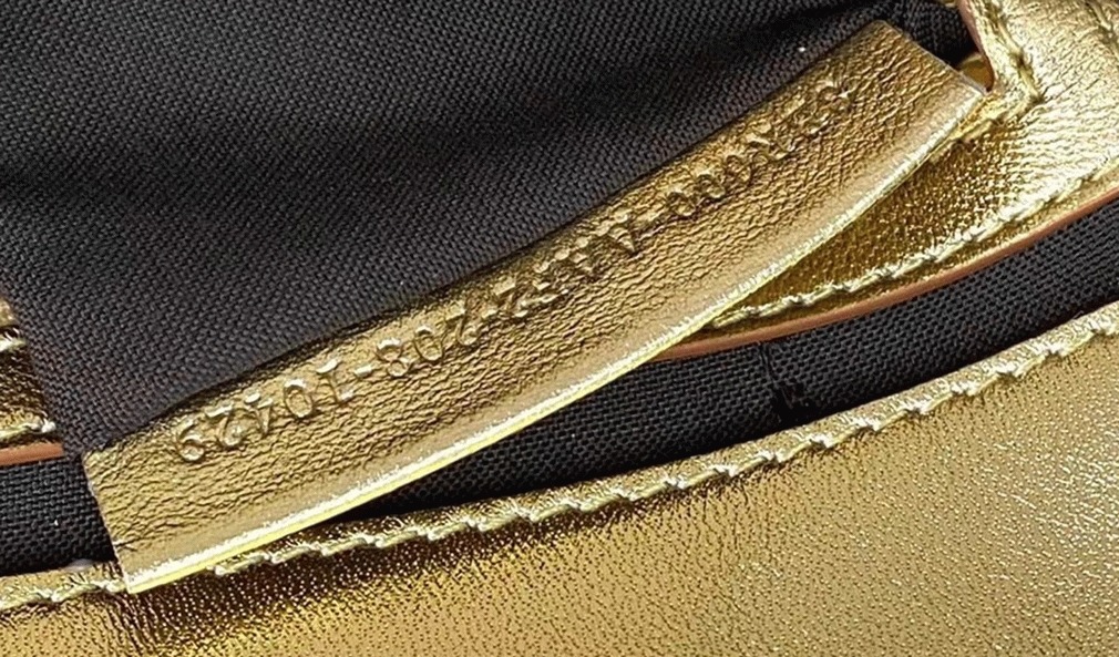 Top Quality Replica F**di Medium Baguette Bag In Gold FF