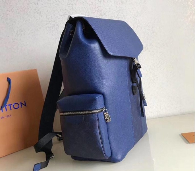 L0vis Vvtt0n Taiga Leather Outdoor Backpack In Pacific Blue
