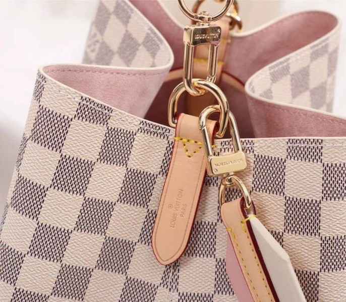 L0vis Vvtt0n Damier Azur NeoNoe MM Bag