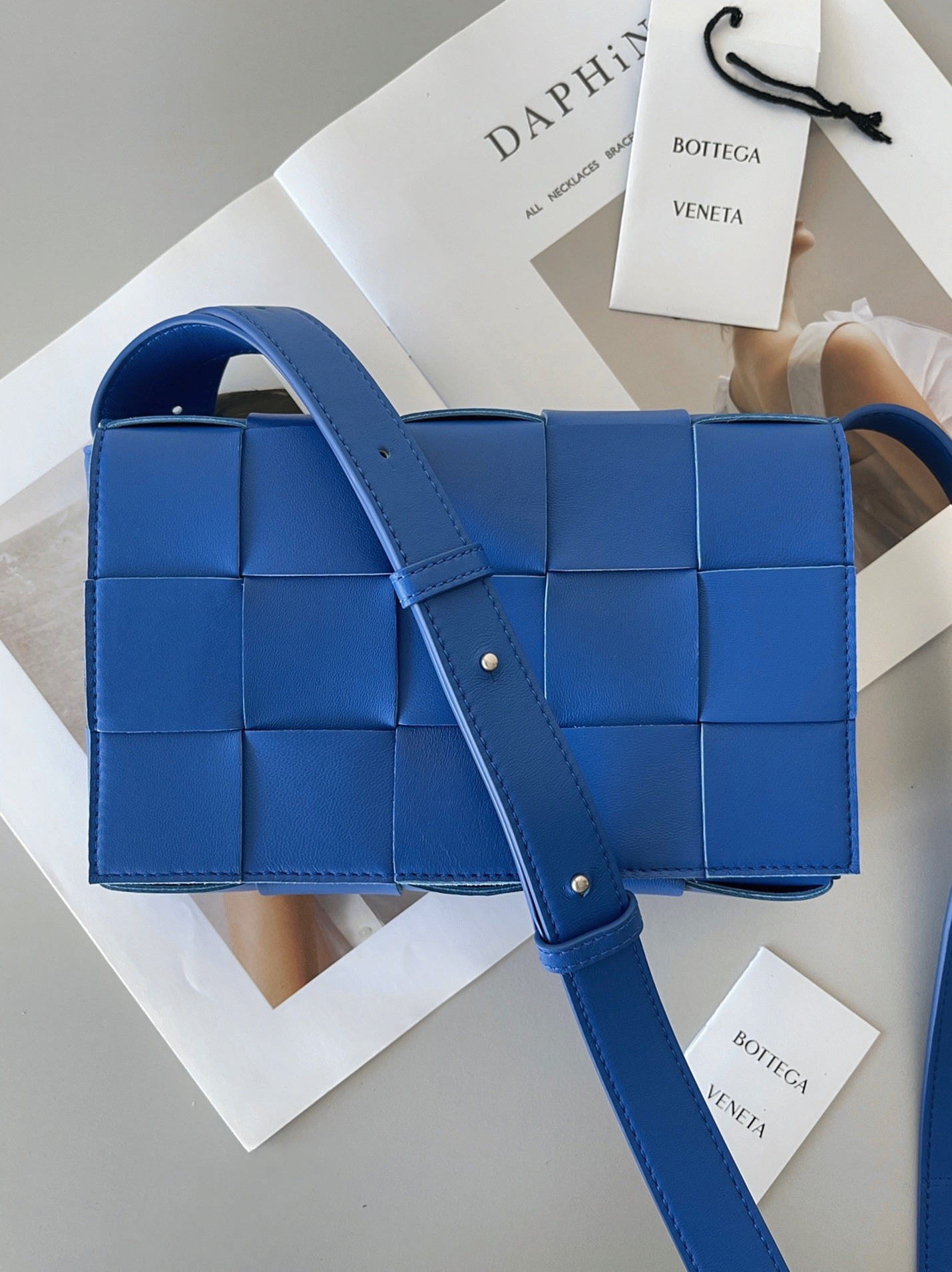 Top Quality Knockoff B0tt*ga Ven*ta Cassette Bag In Blue