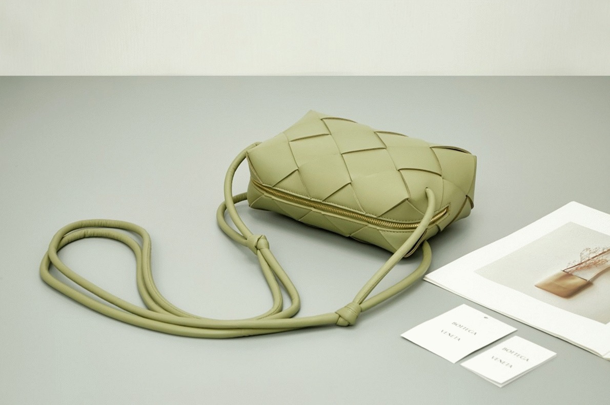 Replica B0tt*ga Ven*ta Small Cassette Camera Bag Travertine
