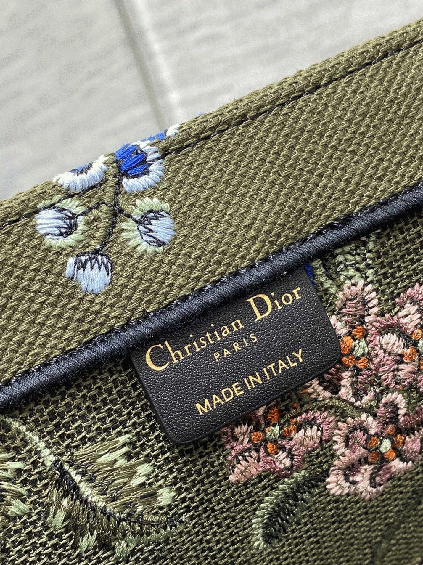 D10r Large Book Tote Bag Imitation in Green D10r Petites Fleurs Embroidery