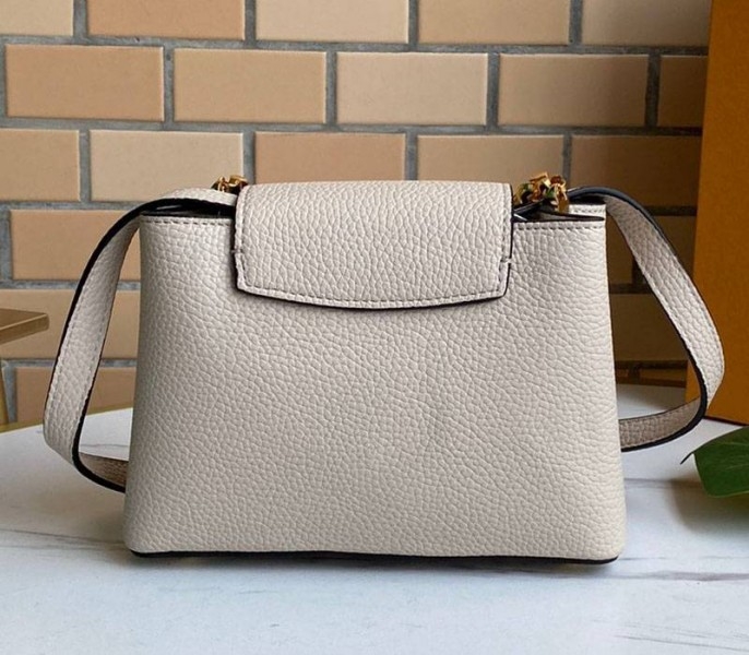 L0vis Vvtt0n Capucines Mini Chain Bag In Beige