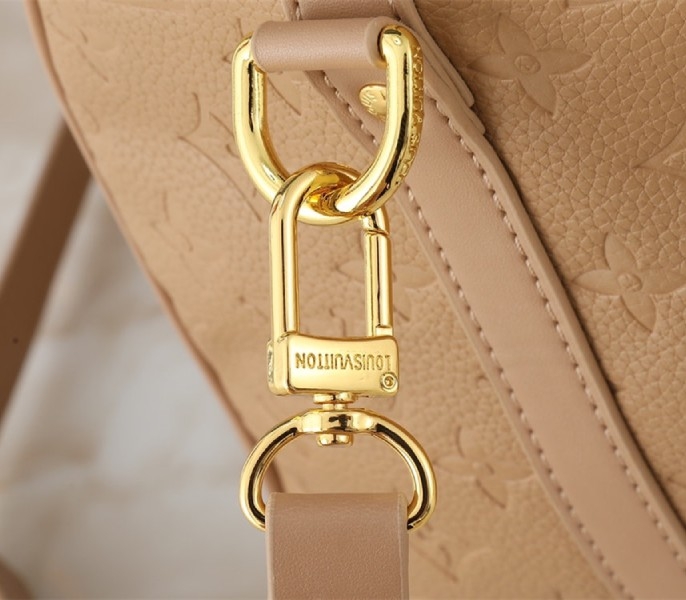 L0vis Vvtt0n Monogram Empreinte Speedy Soft 30 Handbag In Apricot