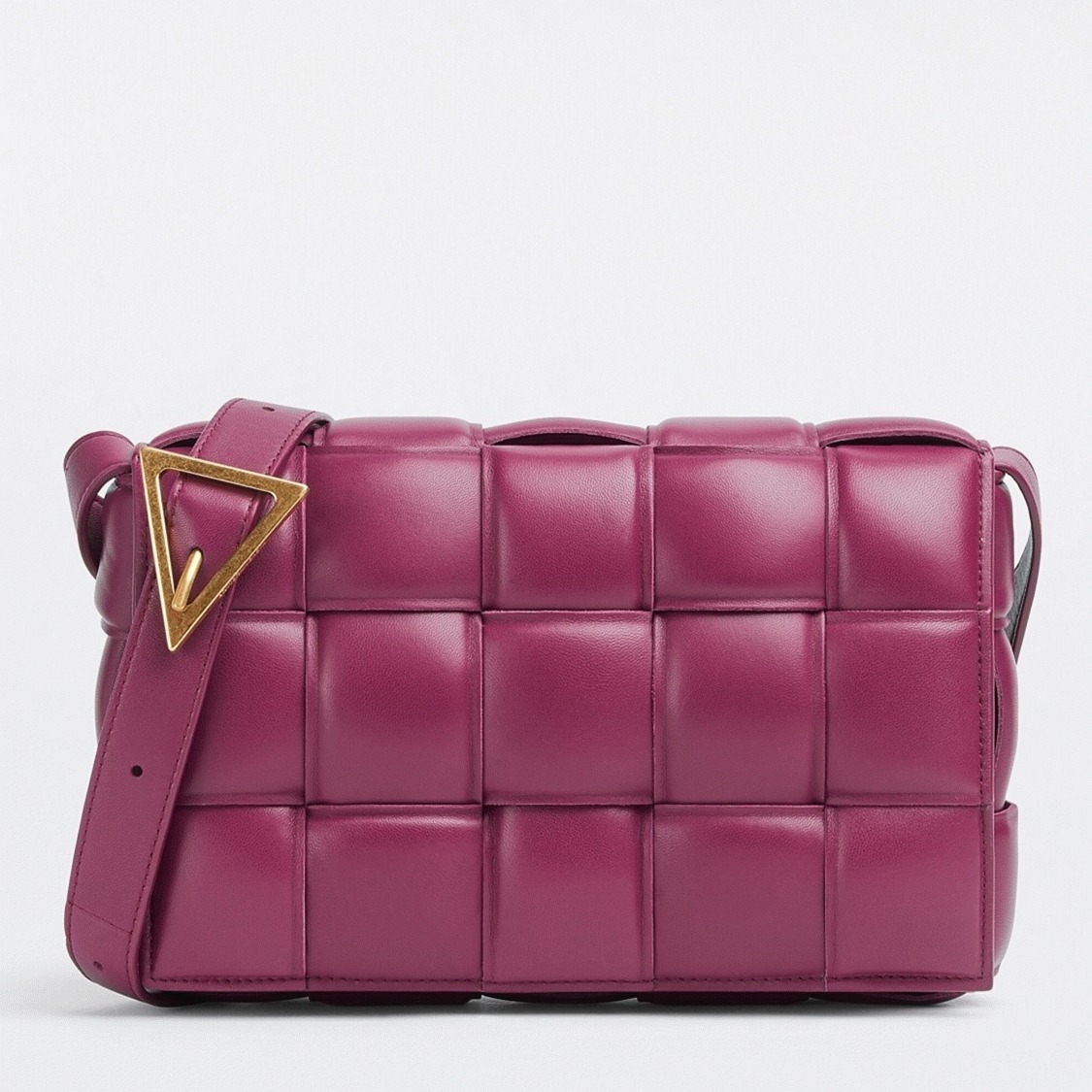 Top Quality Imitation B0tt*ga Ven*ta Padded Cassette Bag In Cinnabar